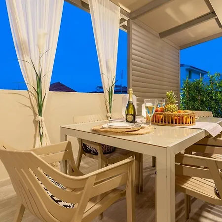 Apartment Vedi Town Luxury