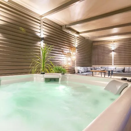Apartment Vedi Town Luxury