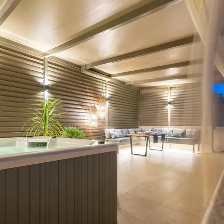 Vedi Town Luxury זקינטוס טאון